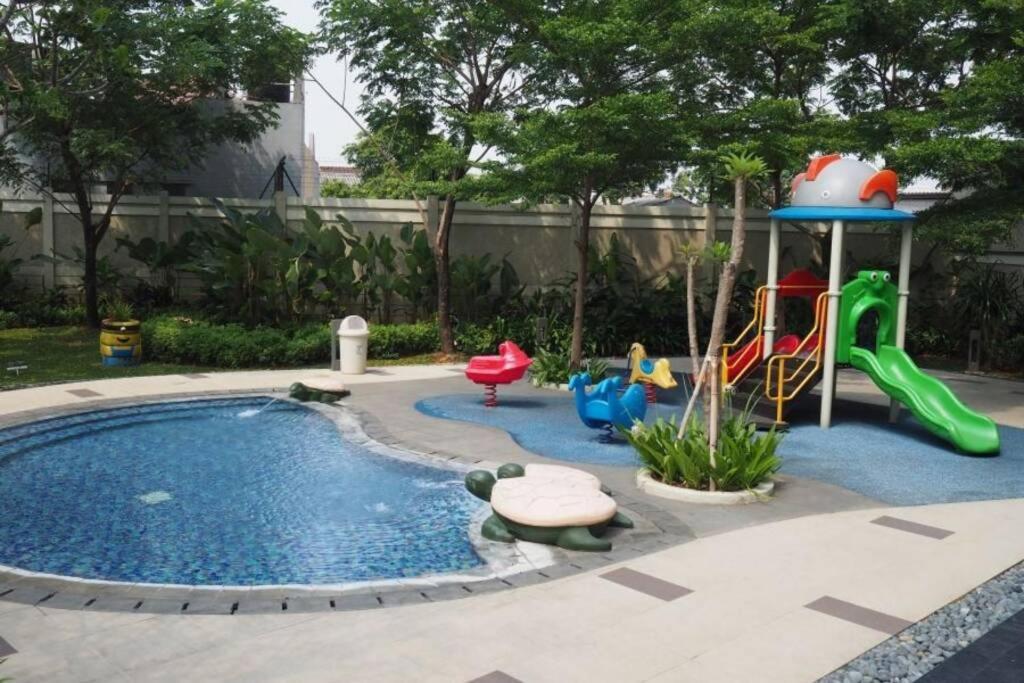 1 Bedroom Apartment Near Central Park Mall Jakarta Buitenkant foto